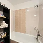 Bakossova S Parkingom Apartmán
